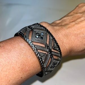 EUC: bangle bracelet